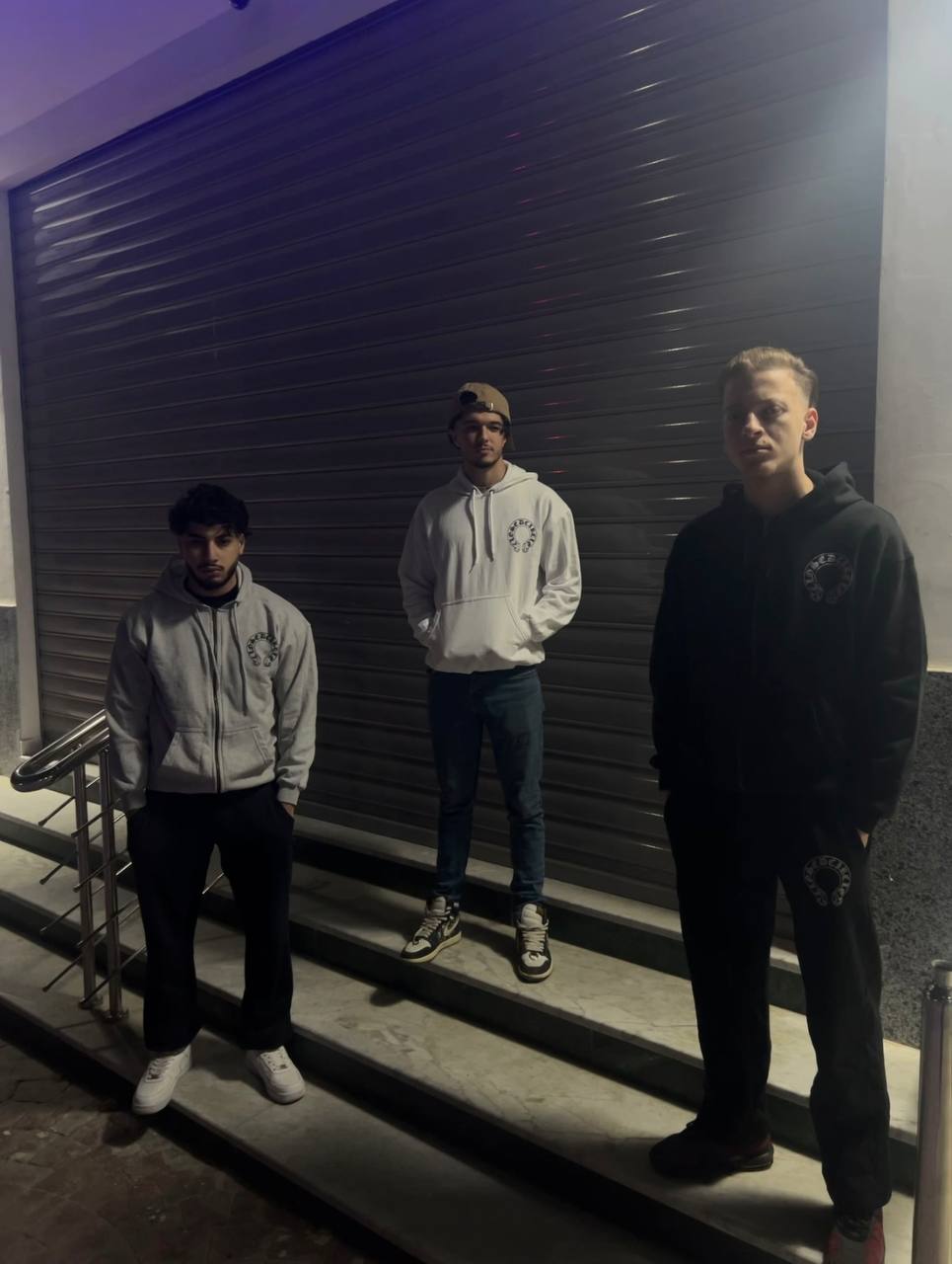 CLOSED CIRCLE ENSEMBLE