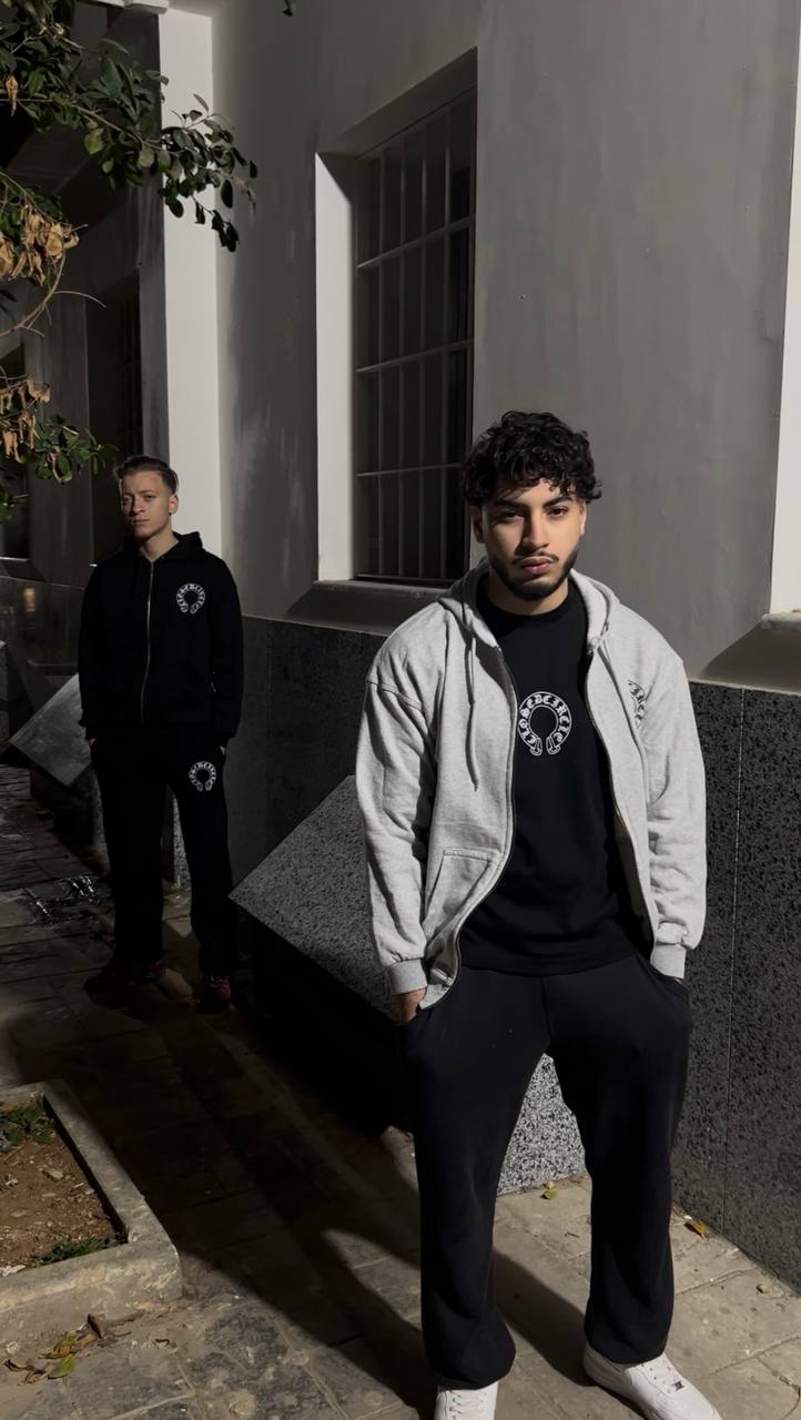 CLOSED CIRCLE ENSEMBLE