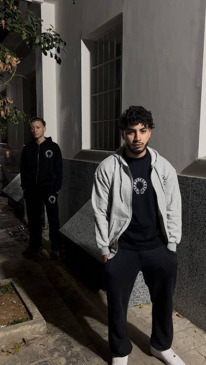 CLOSED CIRCLE ENSEMBLE