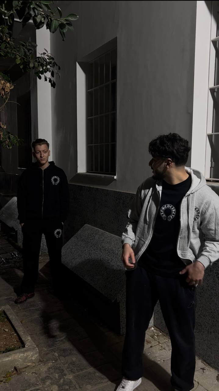 CLOSED CIRCLE ENSEMBLE