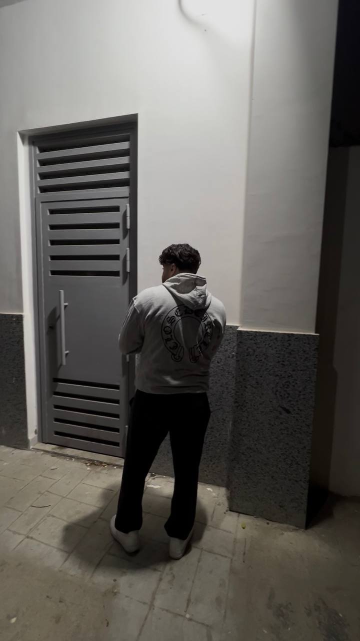 CLOSED CIRCLE ENSEMBLE